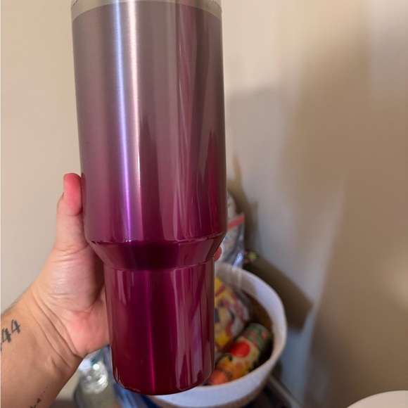 Stanley Magenta Travel Mug with Handle - Picture 2 of 2